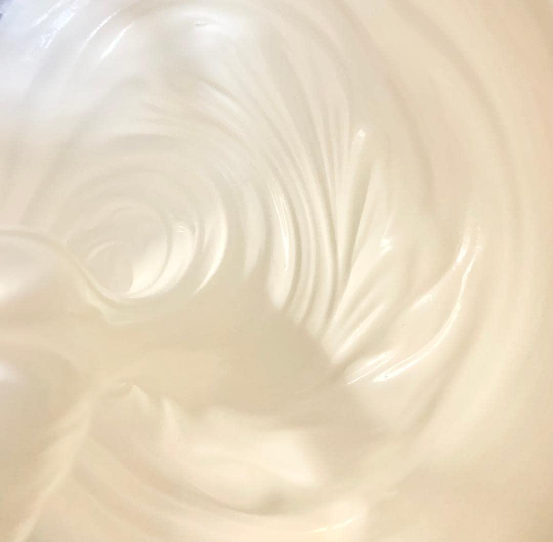 LE SHEA Cocoa Butter Cashmere Body Butter, Vegan Skin Cream Moisturizer, Shea Butter, Mango, Vitamin E Oil Hydrating Skin Plant Based Care Thick Lotion for Dry Sensitive Dry Cracked Hands Feet 8 oz - Image 4