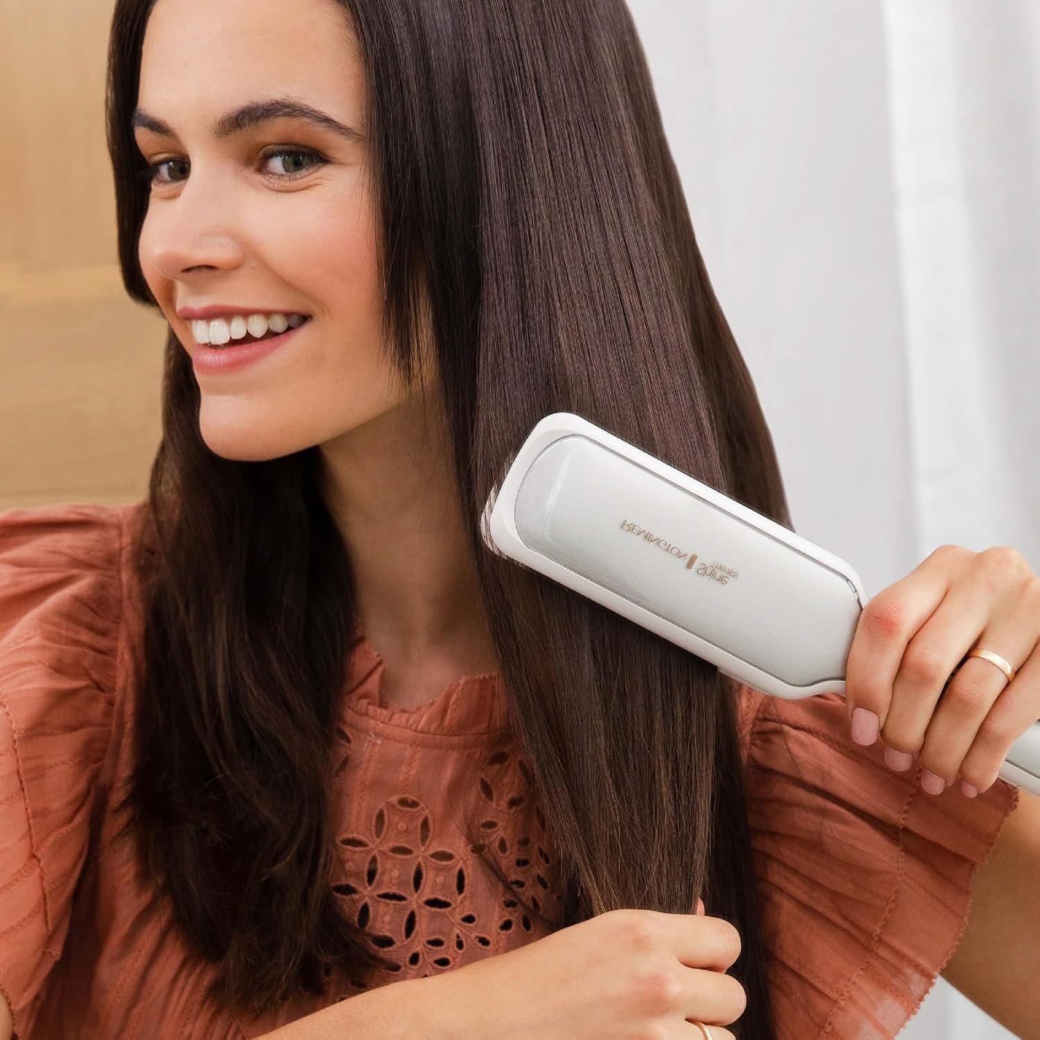 Remington Shine Therapy 2 Inch Hair Straightener, Argan Oil & Keratin | Ceramic flat iron plates infused with Argan Oil and Keratin, reduces frizz for shiny, smooth results. - Image 4