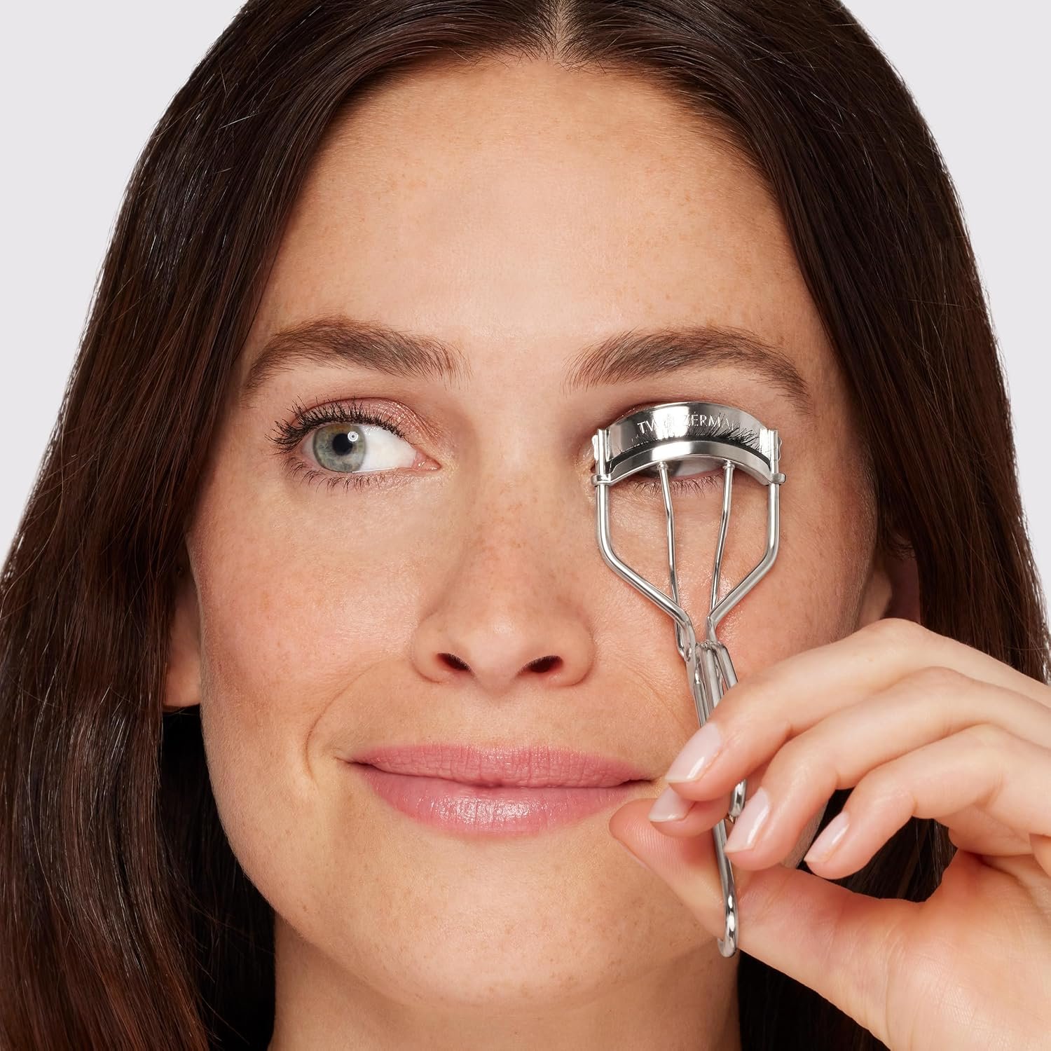 Tweezerman Classic Eyelash Curler for All Eye Shapes with Refill Pads - Image 9