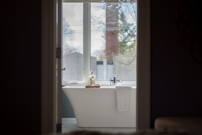 How to Create a Relaxing Luxury Self-Care Routine at Home