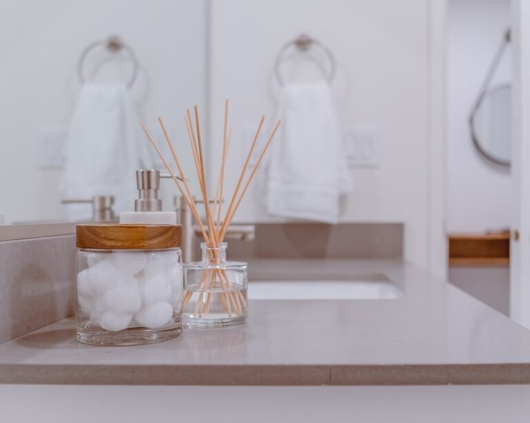 How to Choose Skincare Products for Your Skin Type