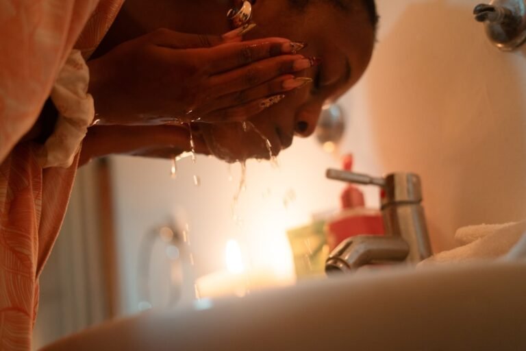 Morning vs Evening Skincare: What Should Be Different?